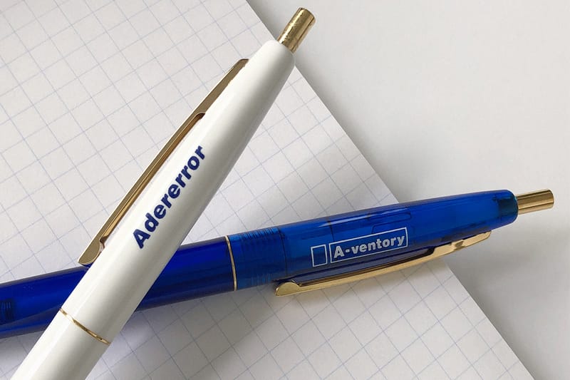 아더 에러가 브랜드 로고를 활용한 볼펜 'A Pen'을 출시했다