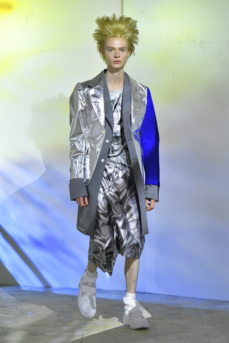 꼼데가르송 옴므 플러스 2021 SS 컬렉션에 포함된 나이키 협업 카니보어의 모습은?, 협업 스니커, 레이 가와쿠보