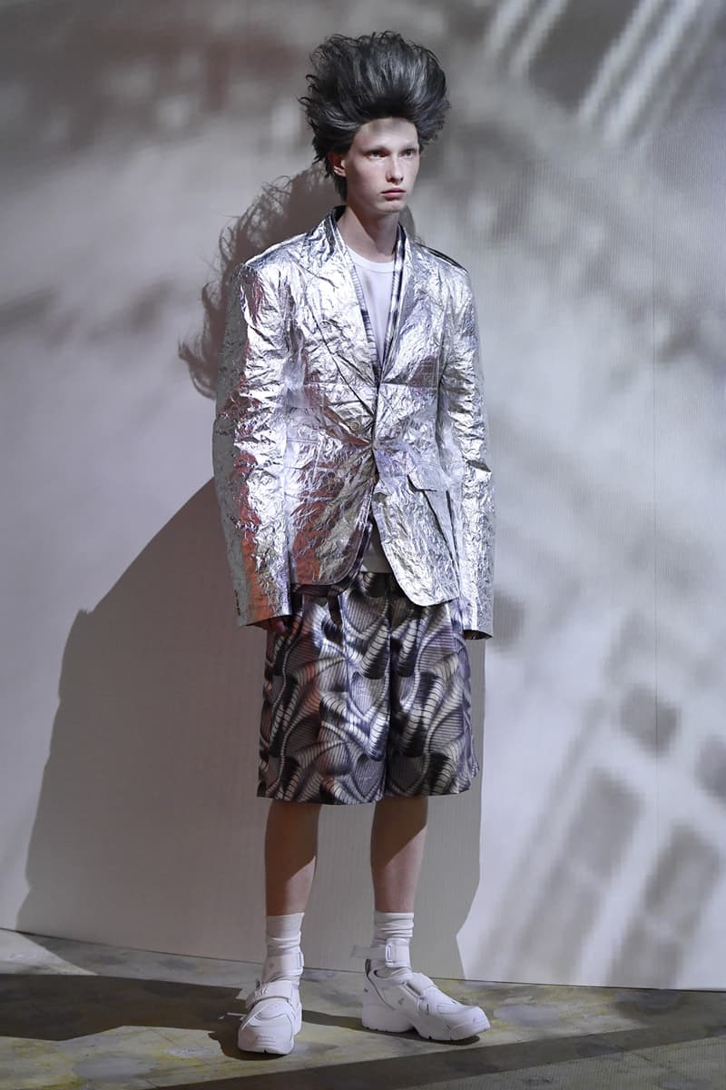 꼼데가르송 옴므 플러스 2021 SS 컬렉션에 포함된 나이키 협업 카니보어의 모습은?, 협업 스니커, 레이 가와쿠보