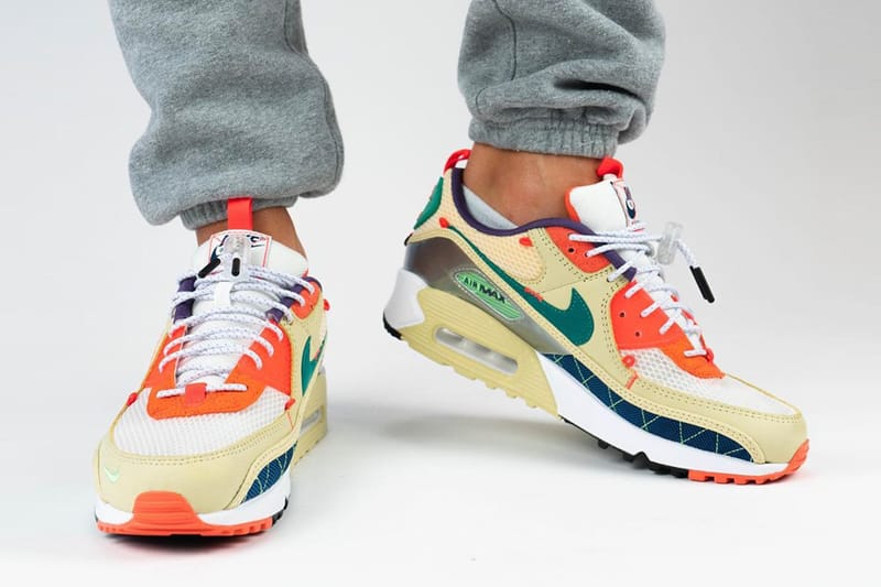 다양한 컬러와 소재로 만들어진, 새로운 나이키 에어 맥스 90 실제 착용 사진 공개