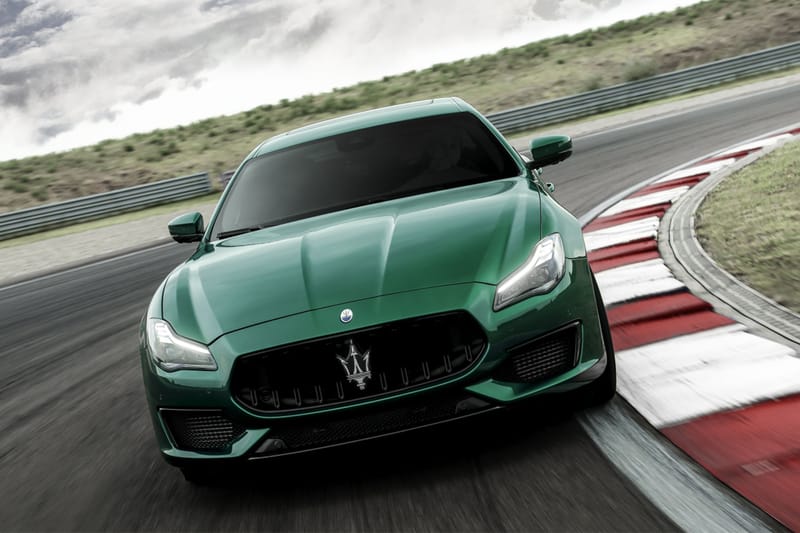 페라리 엔진을 품은, 마세라티 신형 기블리 & 콰트로포르테 '트로페오' 공개