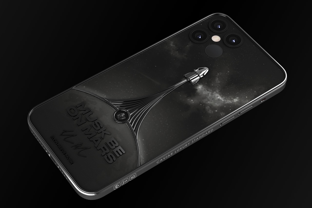 스페이스X의 유인 우주선, '크루 드래건'의 부품으로 만들어진 아이폰 12 & 아이폰 12 맥스, 나이키 에어 포스 1, 일론 머스크
