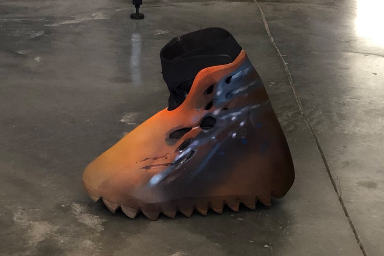 칸예 웨스트, 암석을 연상케 하는 디자인의 이지 부스트 공개, 이지 신발, 아디다스 오리지널스, 이지 마피아