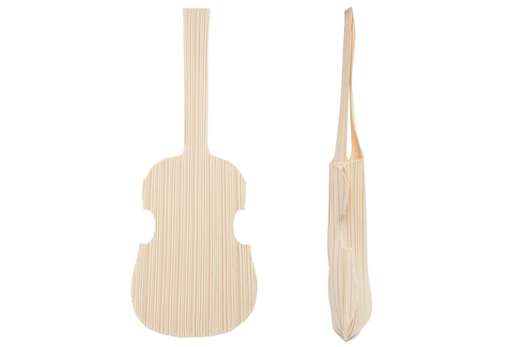 이세이 미야케 옴므 플리세, 바이올린을 닮은 독특한 숄더 백 출시