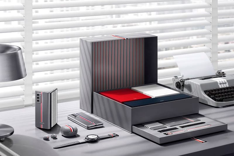 삼성 갤럭시 Z 폴드 2 ‘톰 브라운 에디션’의 공식 이미지가 공개됐다