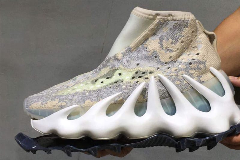 기이한 실루엣의 끝판왕? 실험 중인 이지 디자인 샘플 유출