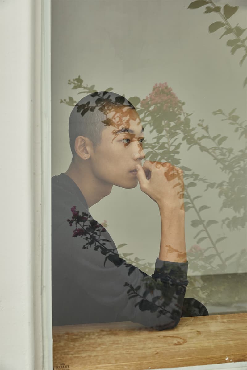 에이카 화이트, 2020 FW 프리미엄 베이직 컬렉션 룩북 ‘Portrait of a Day’ 공개, 강원도 고성, 데이트 코스, 연인룩, 커플룩, 남친룩, 스웨트셔츠, 스웨트팬츠