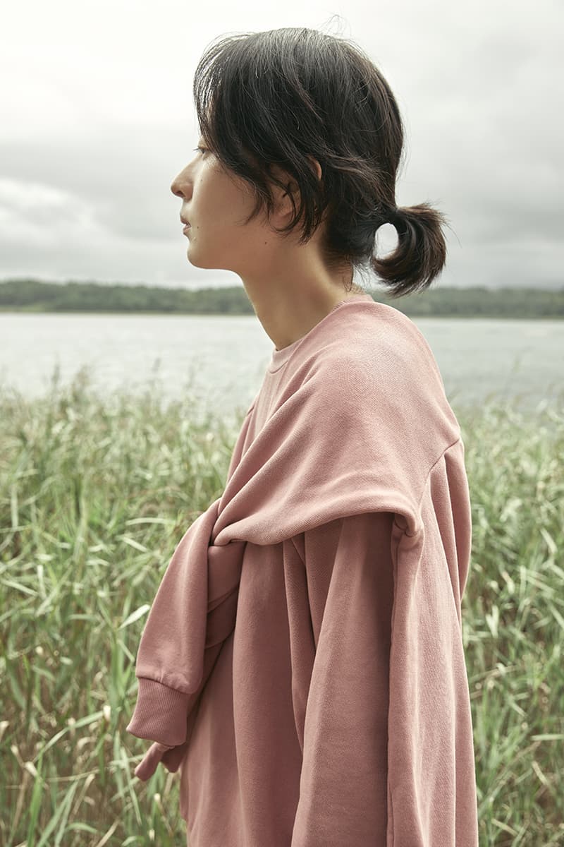 에이카 화이트, 2020 FW 프리미엄 베이직 컬렉션 룩북 ‘Portrait of a Day’ 공개, 강원도 고성, 데이트 코스, 연인룩, 커플룩, 남친룩, 스웨트셔츠, 스웨트팬츠