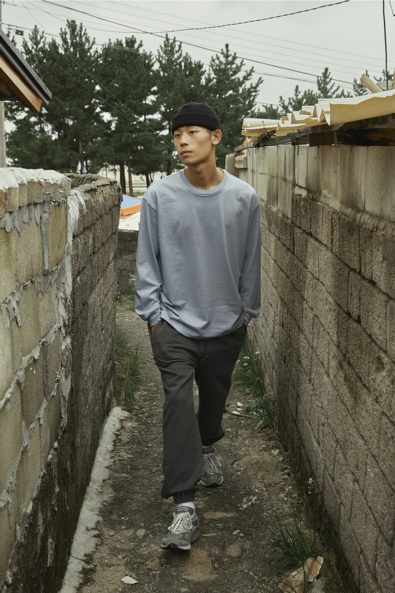 에이카 화이트, 2020 FW 프리미엄 베이직 컬렉션 룩북 ‘Portrait of a Day’ 공개, 강원도 고성, 데이트 코스, 연인룩, 커플룩, 남친룩, 스웨트셔츠, 스웨트팬츠
