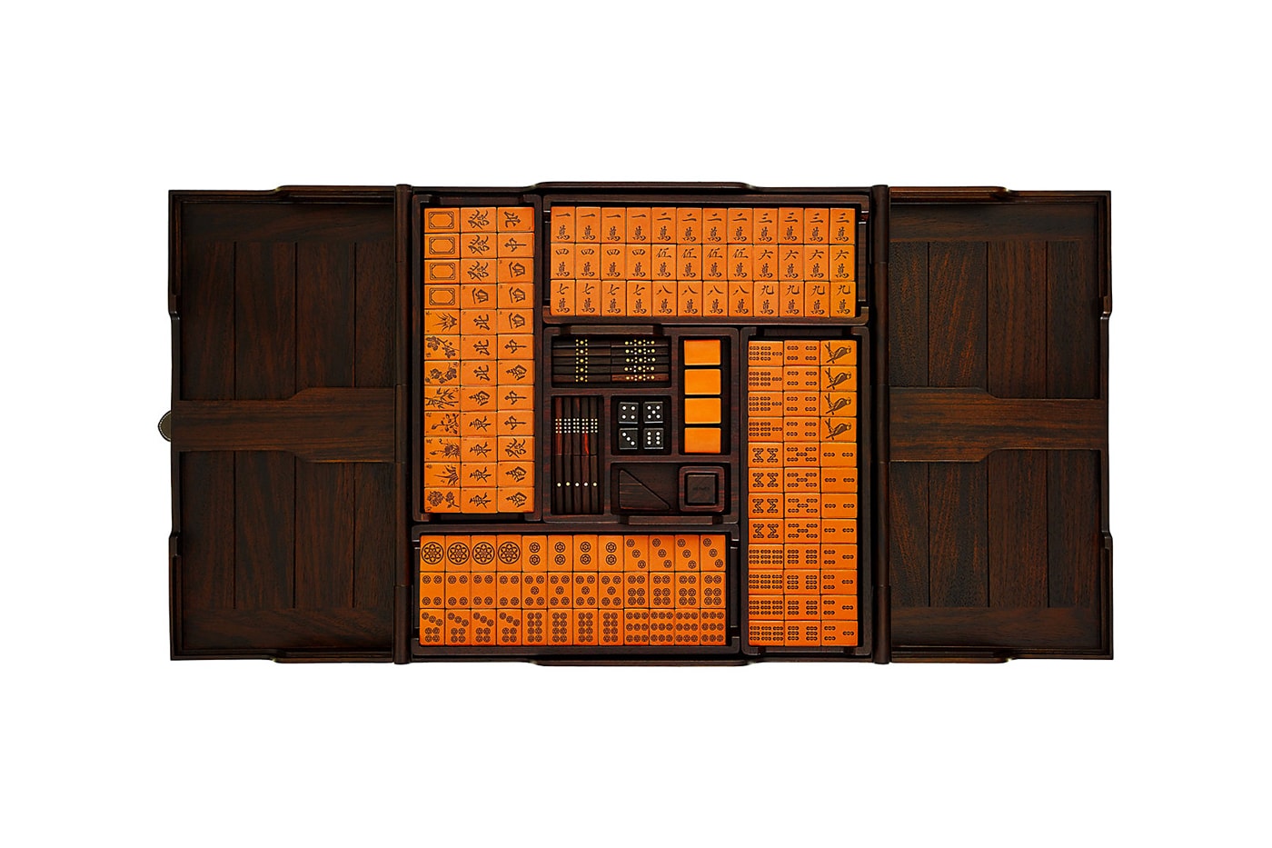 에르메스, 시그니처 오렌지 컬러 가죽으로 제작한 마작 세트 ’헬리오스’ 출시
