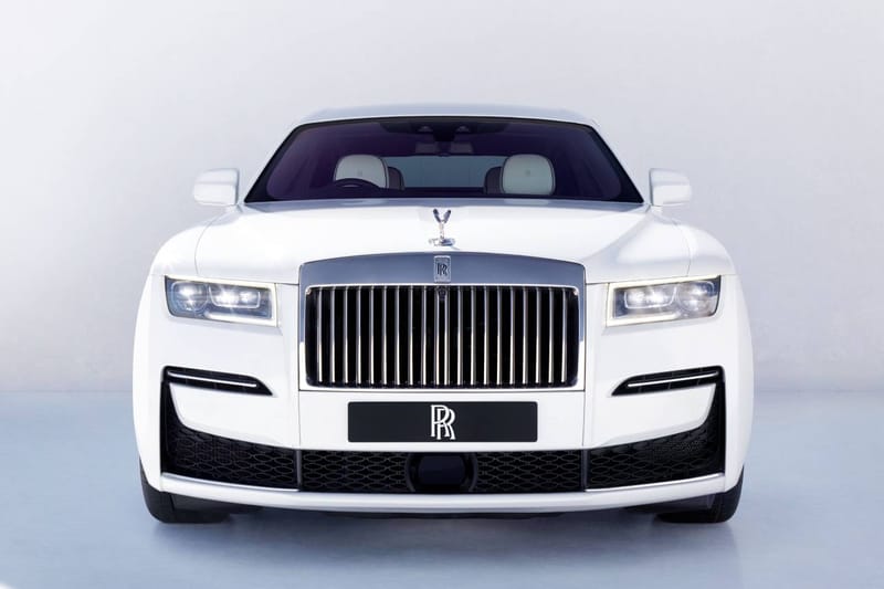 11년 만의 세대교체, 롤스로이스 신형 '고스트'가 공개됐다