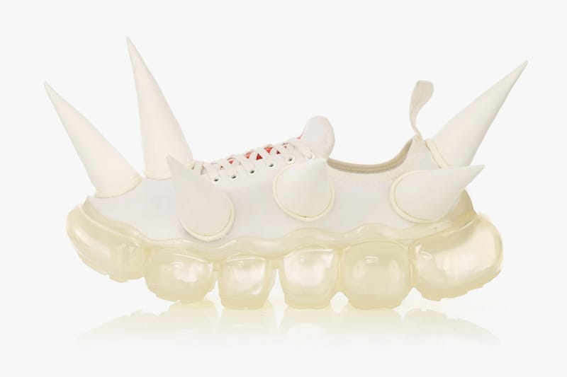 뿔 달린 도깨비 신발? 월터 반 베이렌동크 x 그라운즈 협업 '스파이크' 스니커 출시