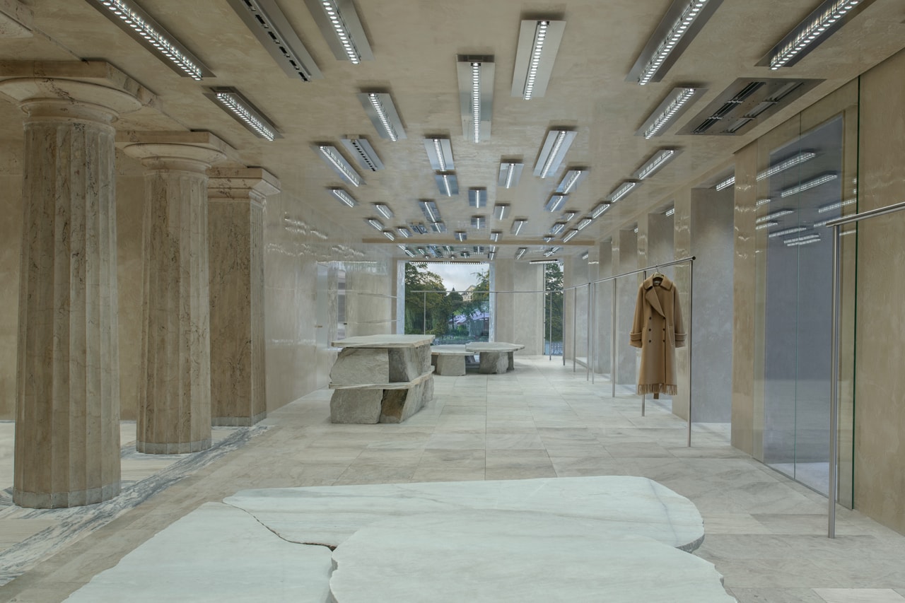‘스톡홀름 신드롬’의 실제 배경이 된 은행을 개조한 아크네 스튜디오 새 매장의 모습은?
