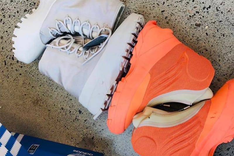 미출시 아디다스 오리지널스 이지 1020 및 이지 1050 V3 샘플 사진 유출