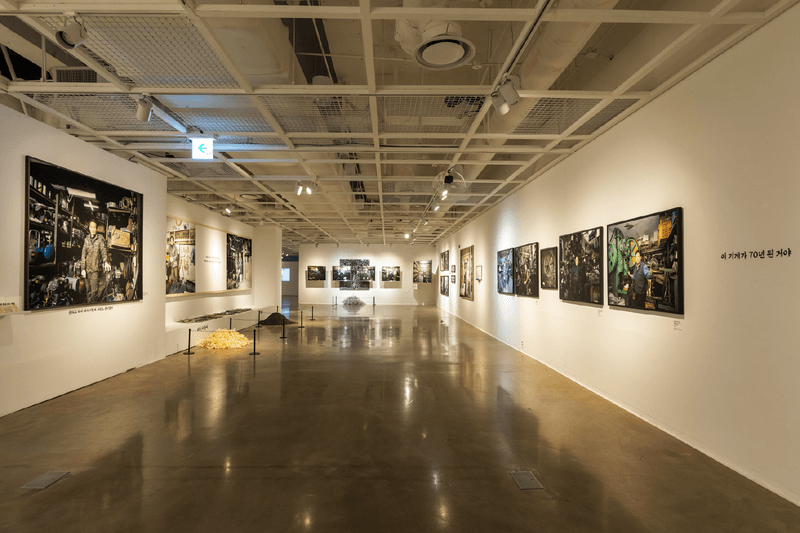 배달의민족, <어이, 주물씨 왜, 목형씨> 사진전 개최