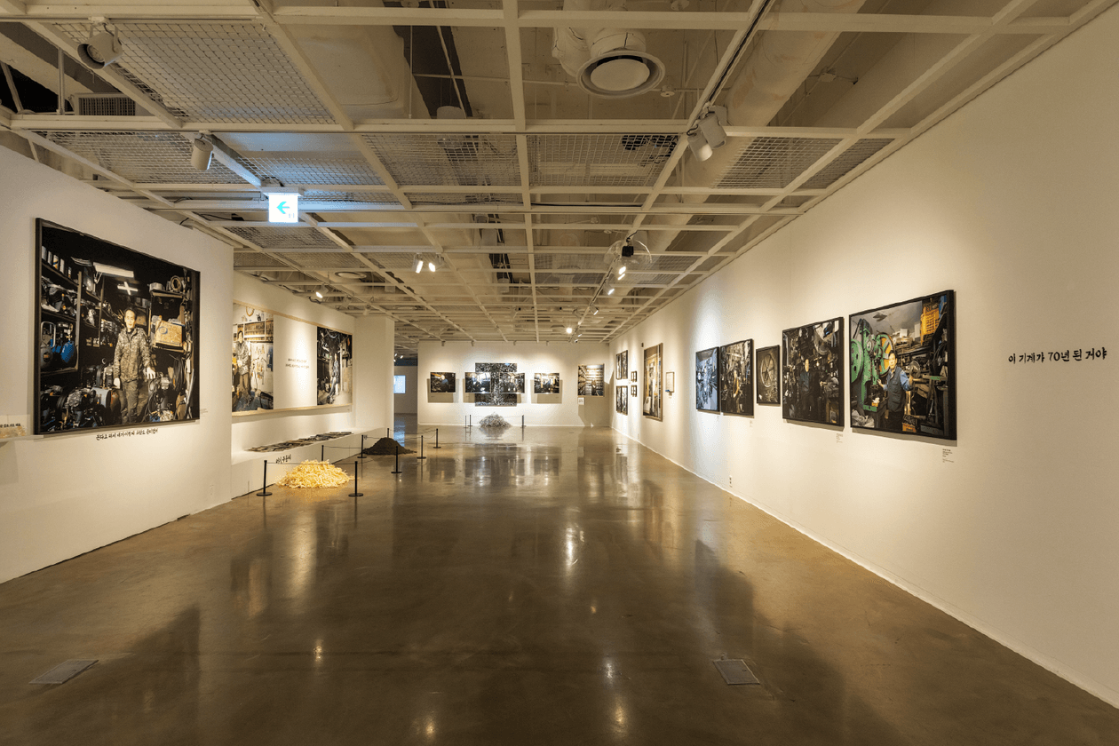 배달의민족, <어이, 주물씨 왜, 목형씨> 사진전 개최