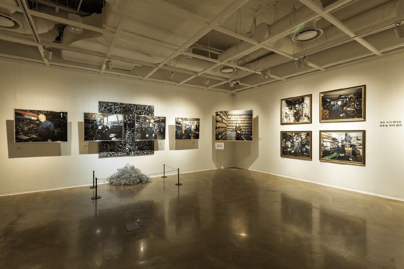 배달의민족, <어이, 주물씨 왜, 목형씨> 사진전 개최