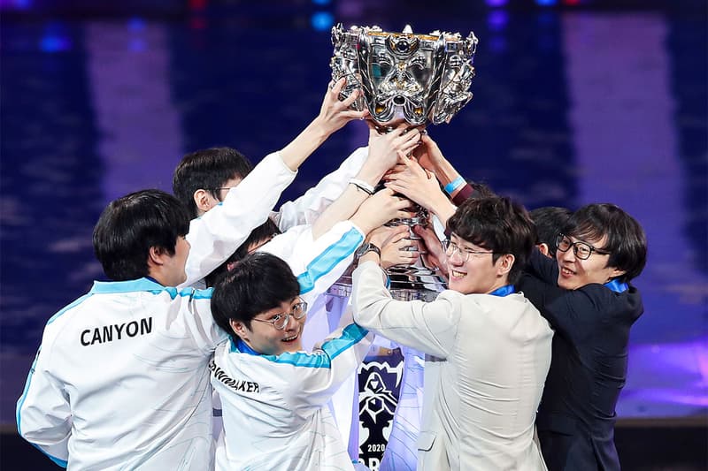 담원 게이밍, 3대1로 쑤닝 꺾고 ‘롤드컵' 최종 우승, 소환사의 컵, 우승 트로피, LCK, LPL, 라이엇 게임즈, 롤, 리그 오브 레전드 월드 챔피언십, LoL