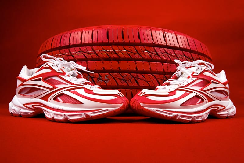 강렬한 레드 컬러를 입은, 강혁과 리복의 새 협업 프리미어 로드 모던