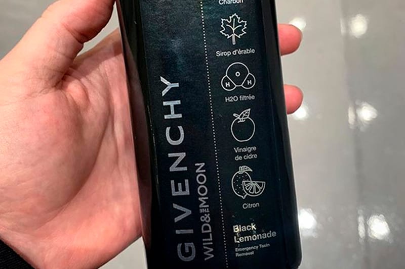 매튜 M. 윌리엄스가 직접 공개한 지방시 해독 주스의 모습은?