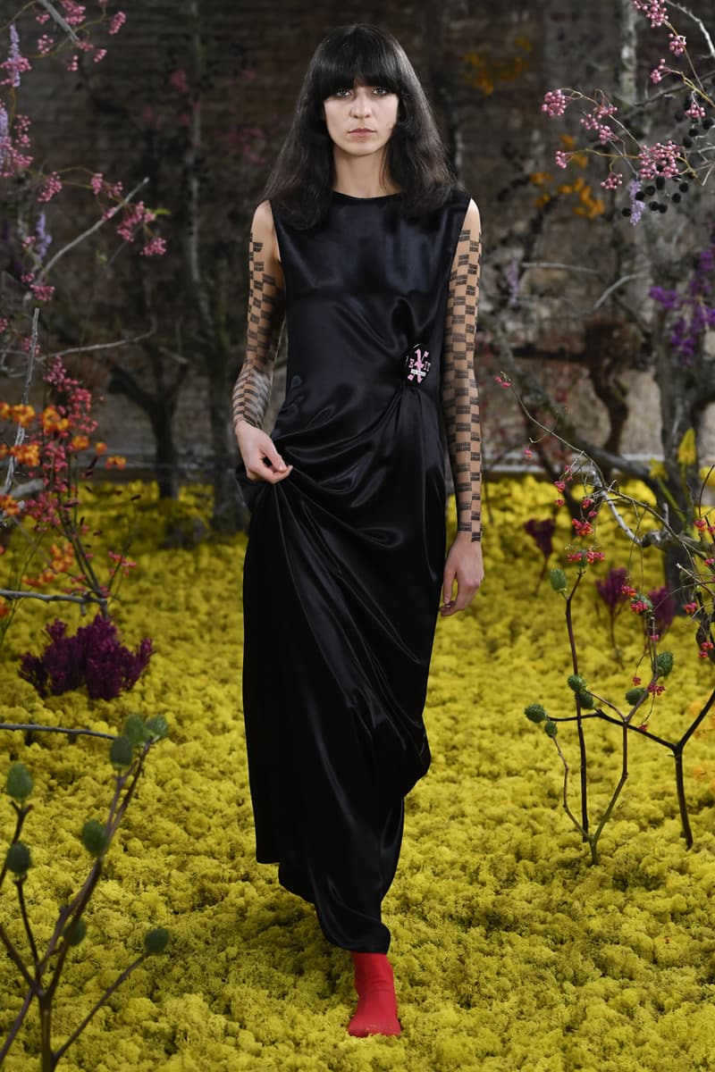 라프 시몬스, 브랜드 최초의 여성복 라인 포함한 2021 봄, 여름 컬렉션 공개