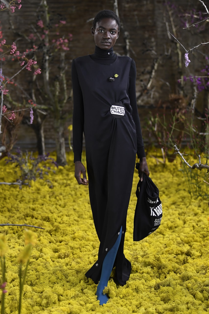 라프 시몬스, 브랜드 최초의 여성복 라인 포함한 2021 봄, 여름 컬렉션 공개