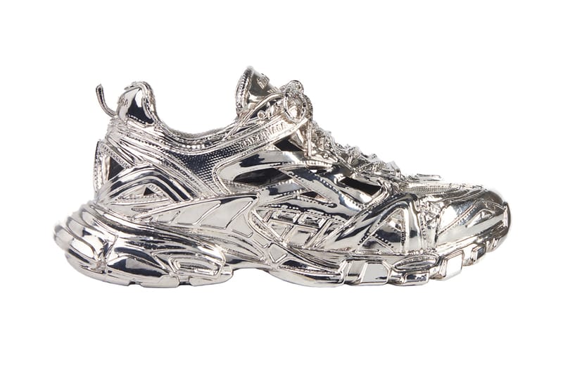 단돈 7백88만 원, 은빛으로 빛나는 발렌시아가 ‘트랙 2’ 동상 출시