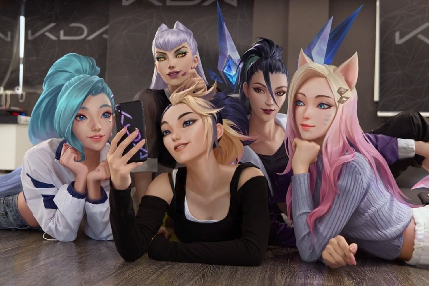 K/DA 인터뷰 – Ready for ‘ALL OUT’, 아칼리, 이블린, 아리, 카이사, 세라핀, LoL, 리그 오브 레전드, 롤드컵, Worlds, MORE, 가상 걸그룹, 라이엇 게임즈, 트와이스, twice, 여자 아이들, (G)I-DLE, 에스파, aespa, Bea Miller, Wolftyla, Lexie Liu, Jaira Burns, Seraphine, Madison Beer, Kim Petras, Annika Wells