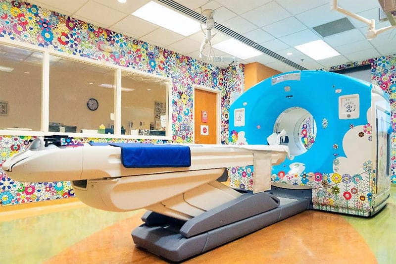 무라카미 다카시가 새롭게 꾸민 어린이병원의 모습은?