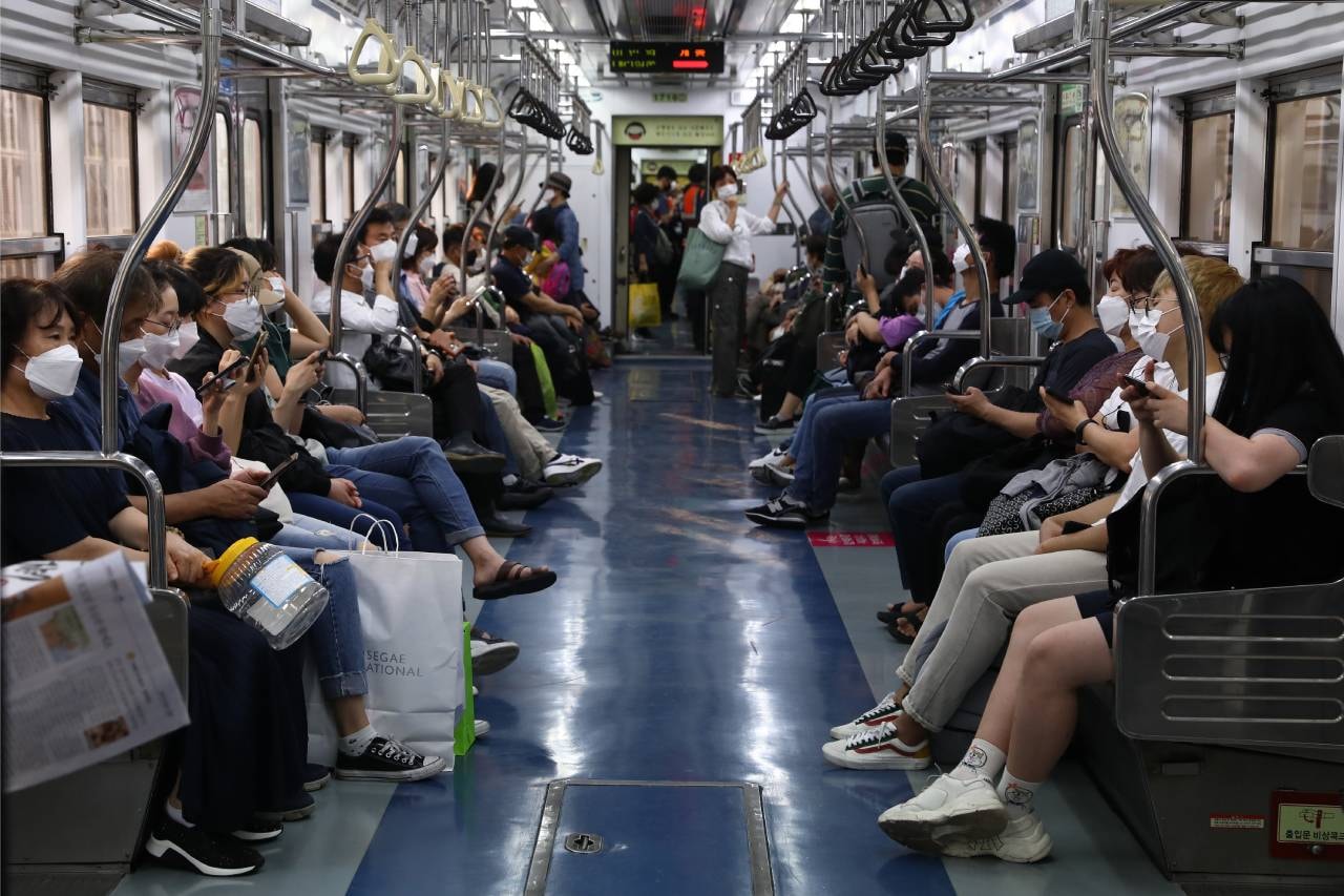 서울 지하철에서 사람들이 가장 잃어버린 물건 1위는?, 지갑, 가방, 쇼핑백, 카드