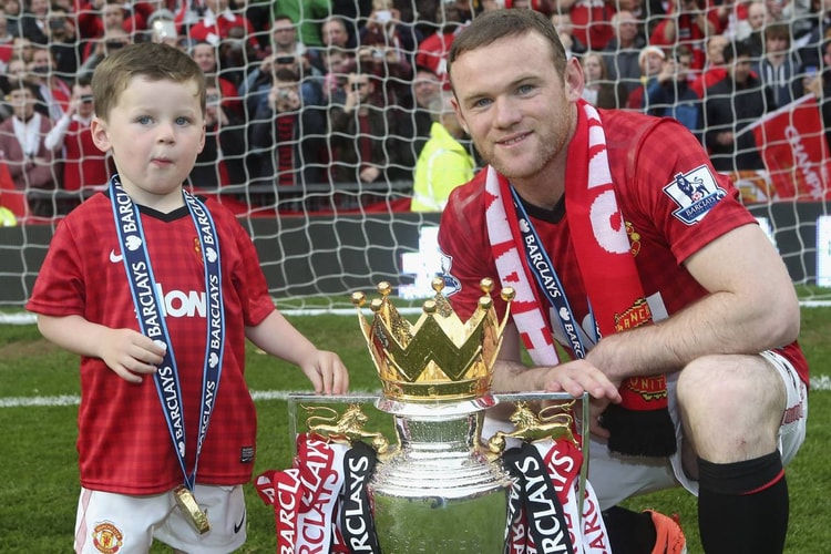 웨인 루니의 첫째 아들 카이, 아버지 등번호 ‘10번' 물려 받으며 맨유 입단한다