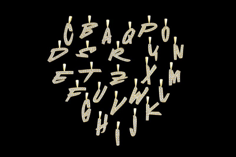 퓨추라의 손글씨로 완성한, 알파벳 펜던트 목걸이 컬렉션 출시