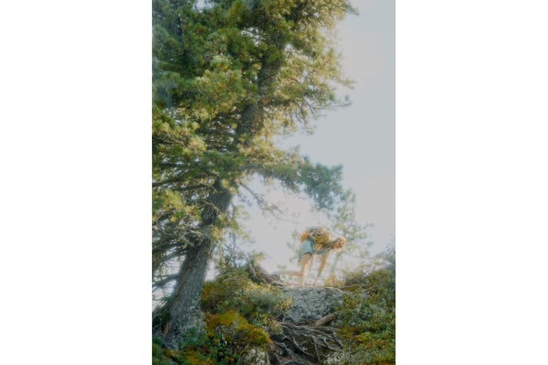 럭셔리와 아웃도어의 만남, 구찌 x 노스페이서 컬렉션 룩북 공개, 노페 패딩, 재킷, 봄버, 구찌 스니커, 지속가능한 패션, 재활용 소재, 에코닐