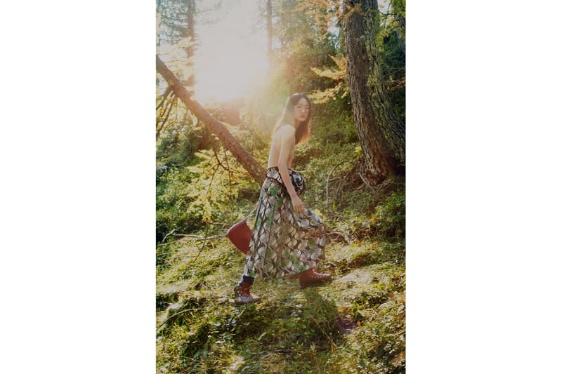 럭셔리와 아웃도어의 만남, 구찌 x 노스페이서 컬렉션 룩북 공개, 노페 패딩, 재킷, 봄버, 구찌 스니커, 지속가능한 패션, 재활용 소재, 에코닐