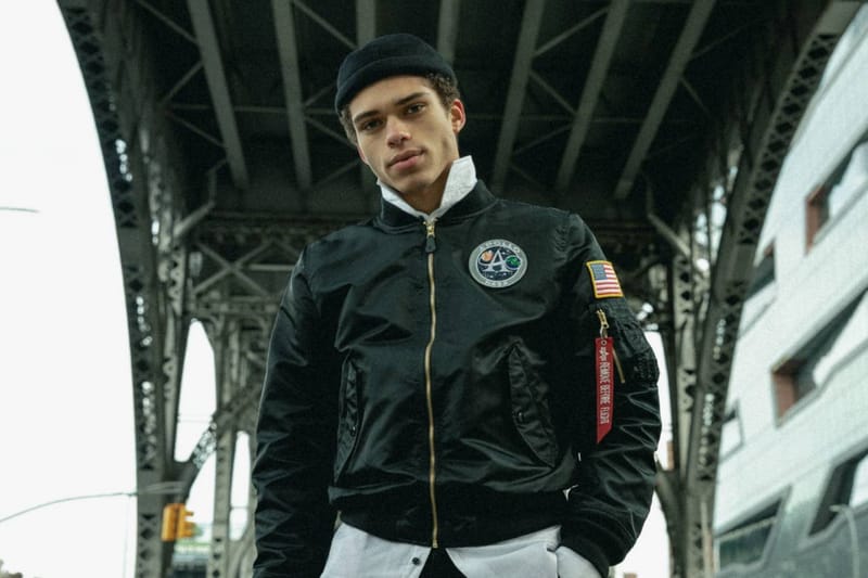 뉴욕 도심 한복판에서 포착한 알파 인더스트리 2021 SS 컬렉션 룩북