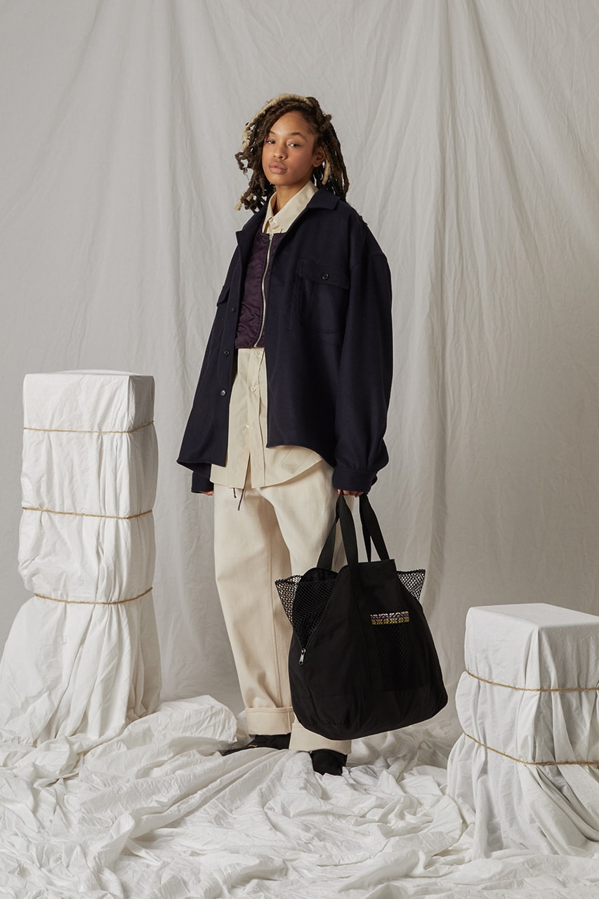 s.k. 매너 힐, 현대인의 직장 생활에 초점을 맞춘 2021 봄, 여름 컬렉션 룩북, 뉴욕 패션 브랜드, 암벽등반, 주얼리