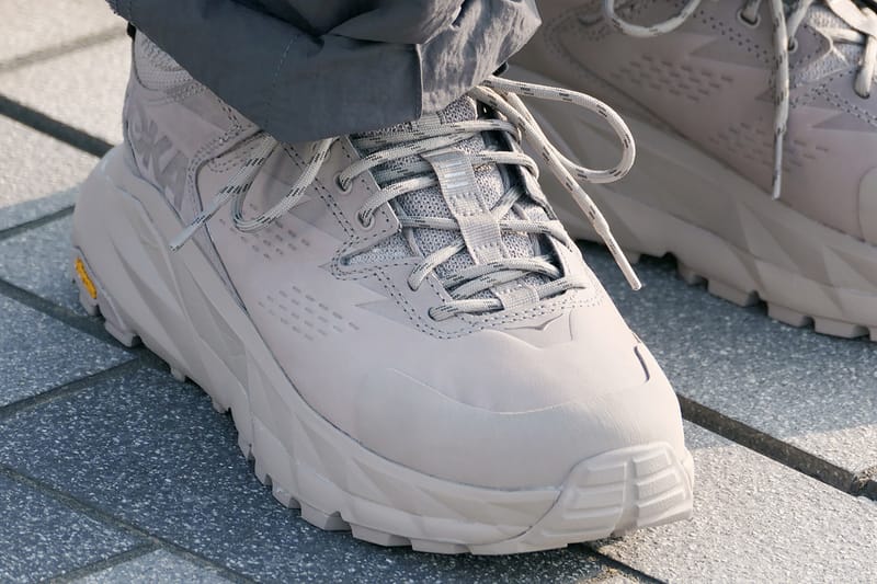 전천후용 스니커, 호카 오네 오네 카하 로우 'STBCR' 출시 정보