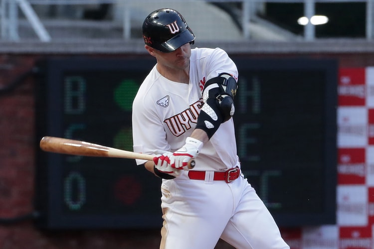 업데이트: 신세계그룹이 SK 와이번스를 약 1천3백53억 원에 인수했다