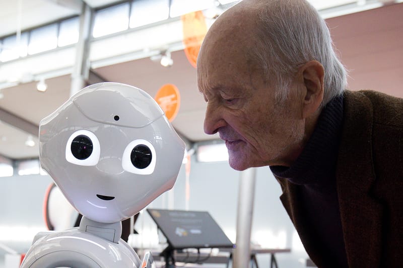 마이크로소프트, 죽은 사람과 대화할 수 있는 AI 챗봇 특허 출원