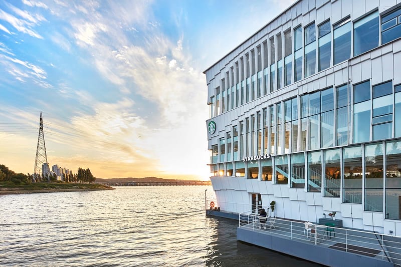 지난해 문을 연 특별한 스타벅스 매장 4