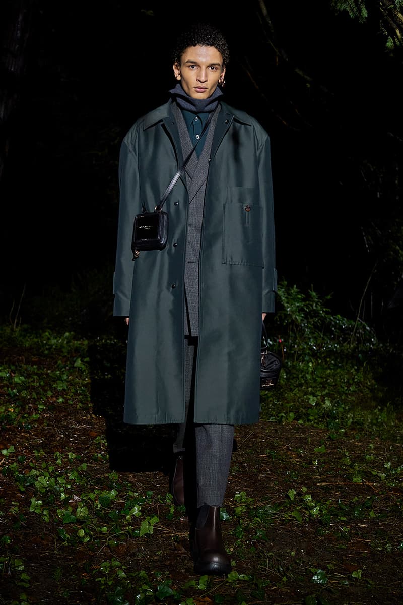 한밤중 숲에서 떠나는 환상 여행, 우영미 2021 FW 컬렉션, 파리 패션위크, 베르나르 베르베르, 여행의 책, 한국 디자이너 브랜드