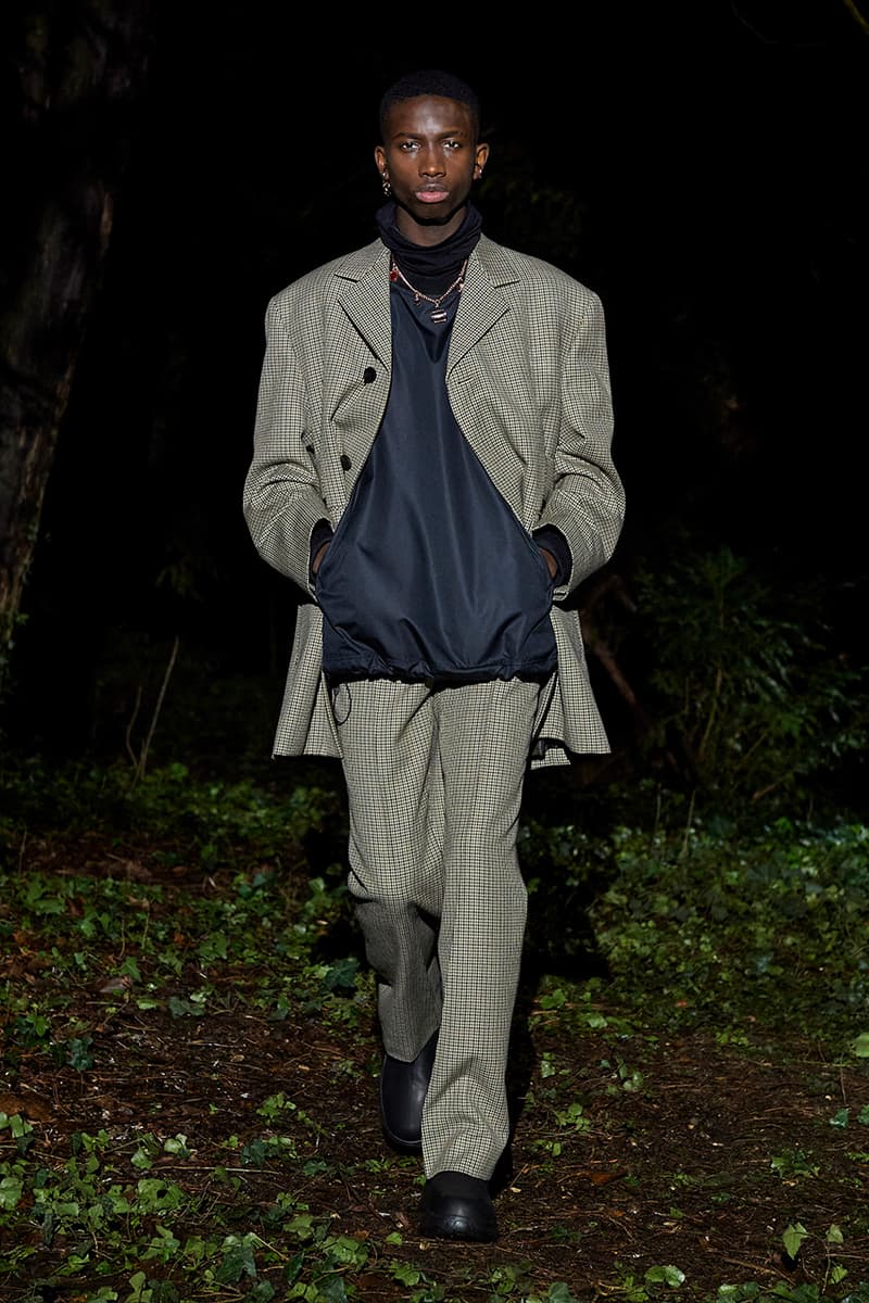 한밤중 숲에서 떠나는 환상 여행, 우영미 2021 FW 컬렉션, 파리 패션위크, 베르나르 베르베르, 여행의 책, 한국 디자이너 브랜드