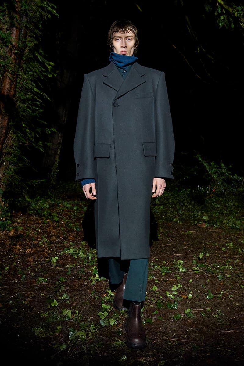 한밤중 숲에서 떠나는 환상 여행, 우영미 2021 FW 컬렉션, 파리 패션위크, 베르나르 베르베르, 여행의 책, 한국 디자이너 브랜드