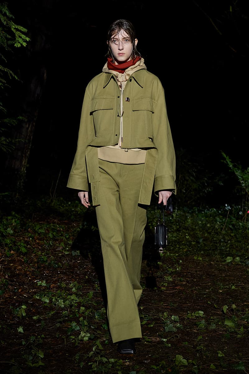 한밤중 숲에서 떠나는 환상 여행, 우영미 2021 FW 컬렉션, 파리 패션위크, 베르나르 베르베르, 여행의 책, 한국 디자이너 브랜드