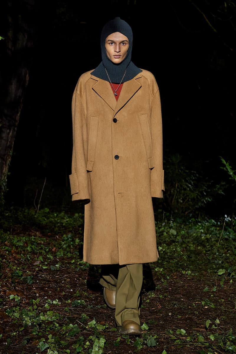 한밤중 숲에서 떠나는 환상 여행, 우영미 2021 FW 컬렉션, 파리 패션위크, 베르나르 베르베르, 여행의 책, 한국 디자이너 브랜드