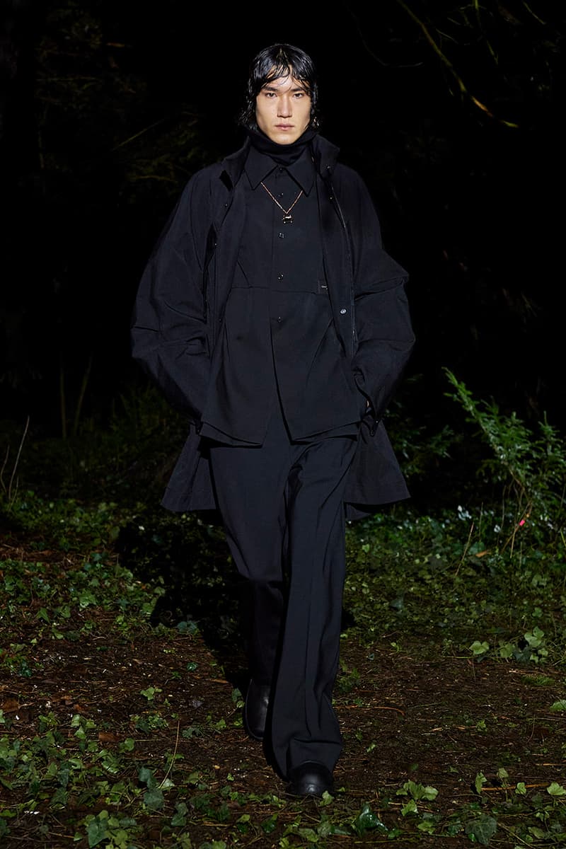 한밤중 숲에서 떠나는 환상 여행, 우영미 2021 FW 컬렉션, 파리 패션위크, 베르나르 베르베르, 여행의 책, 한국 디자이너 브랜드