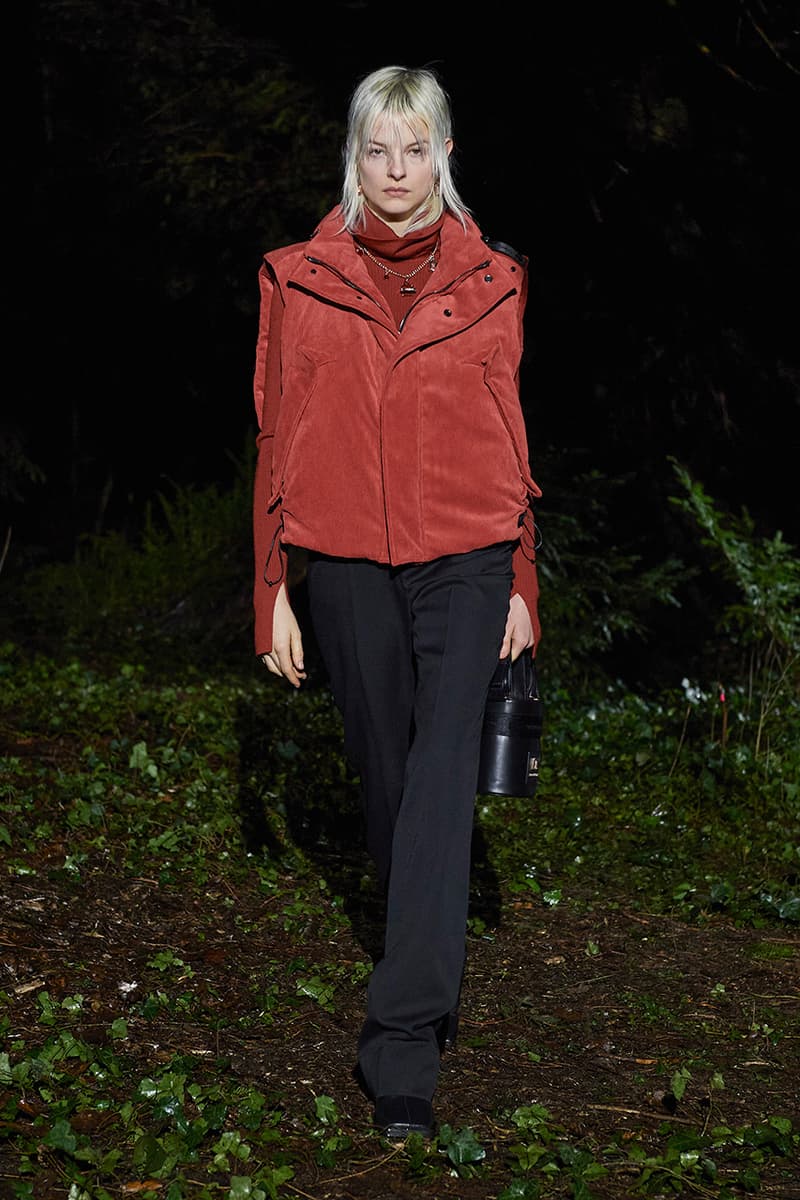 한밤중 숲에서 떠나는 환상 여행, 우영미 2021 FW 컬렉션, 파리 패션위크, 베르나르 베르베르, 여행의 책, 한국 디자이너 브랜드