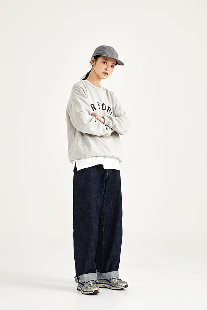 도시 속 일상을 표현한 유니폼 브릿지의 2021 SS 컬렉션