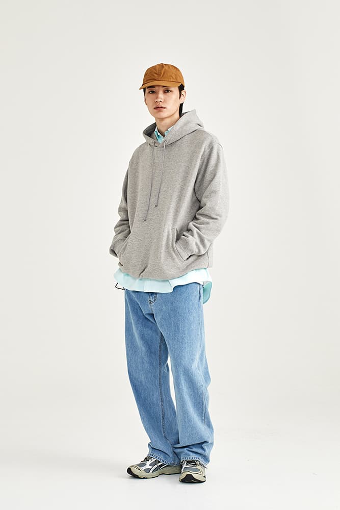 도시 속 일상을 표현한 유니폼 브릿지의 2021 SS 컬렉션