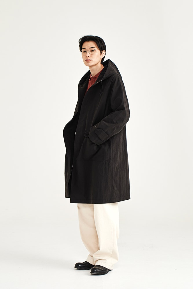 도시 속 일상을 표현한 유니폼 브릿지의 2021 SS 컬렉션